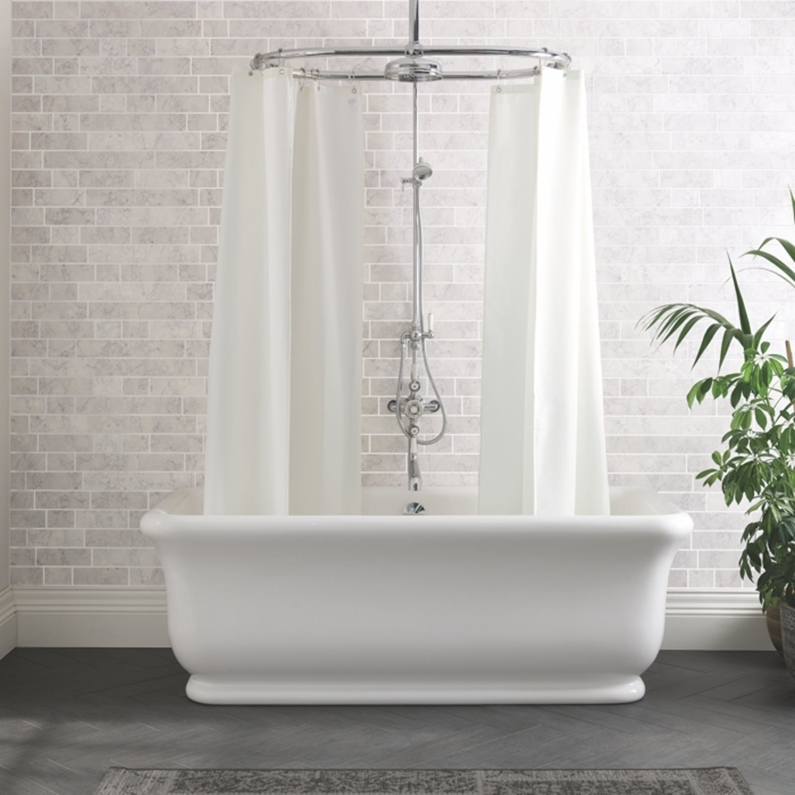 Classic Freestanding Bath double ended Image