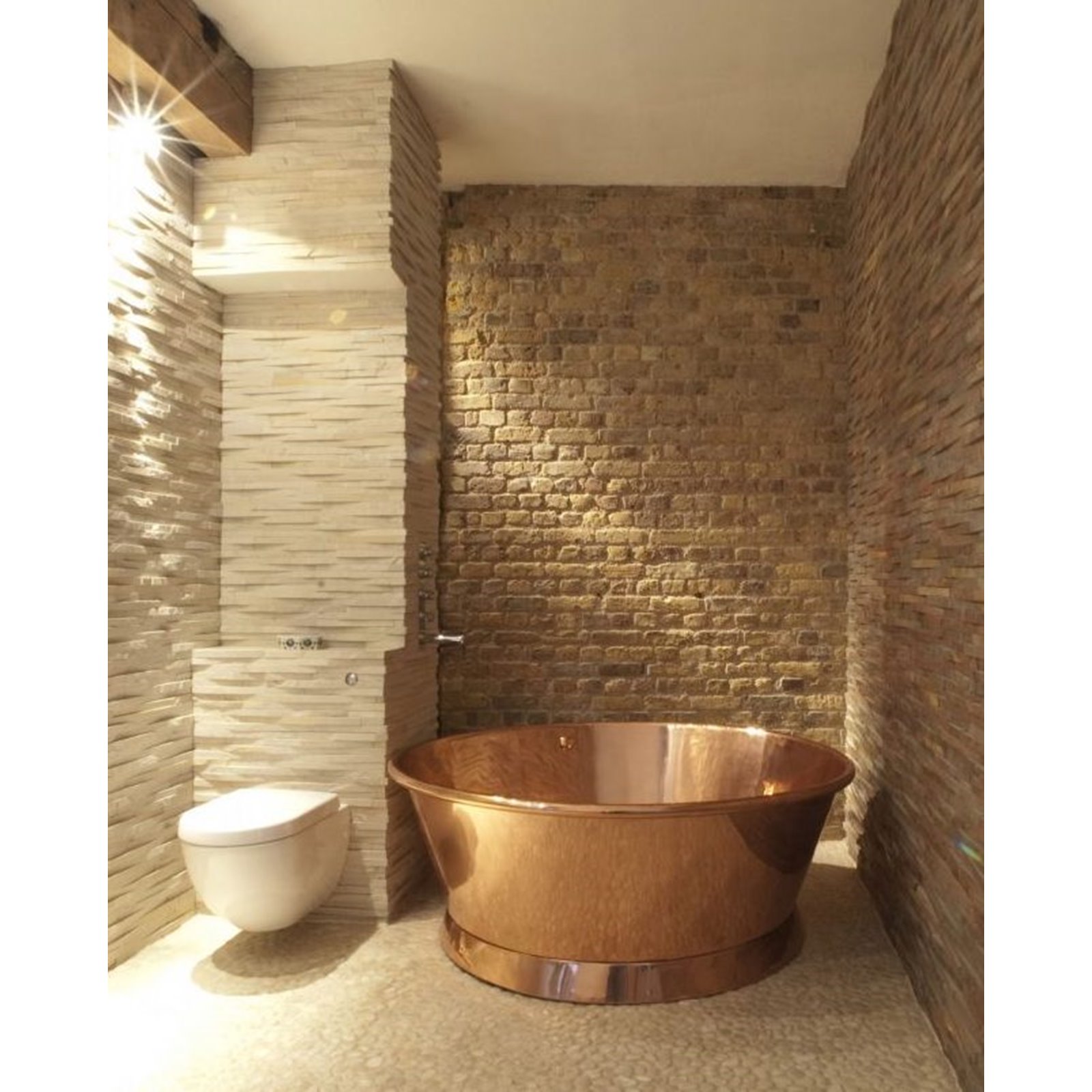 Round Copper Bath Image