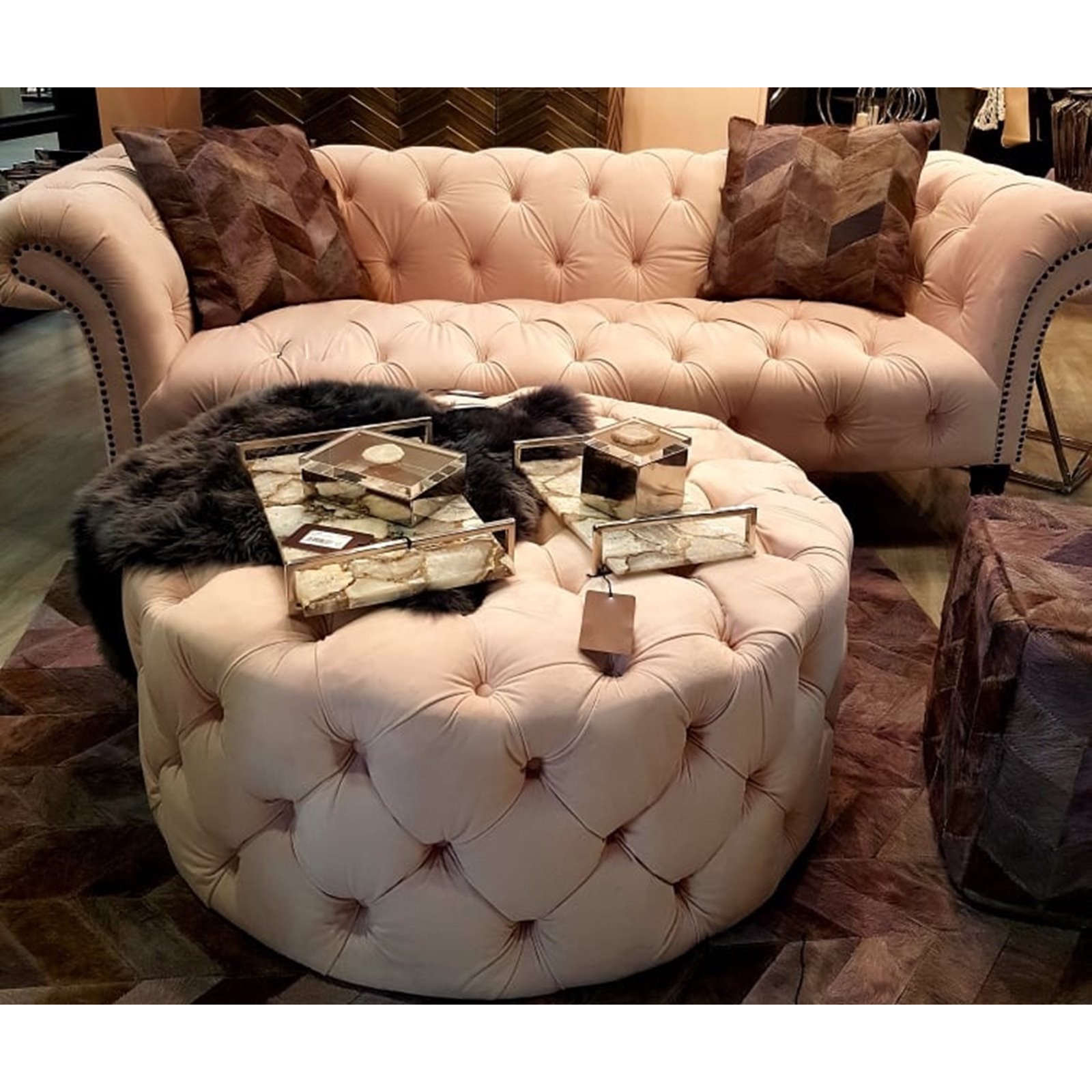 https://www.hicksandhicks.com/content/images/products/hicks-and-hicks/pale-pink-velvet-button-round-footstool/pale-pink-velvet-button-round-footstool_11805-initial.jpg