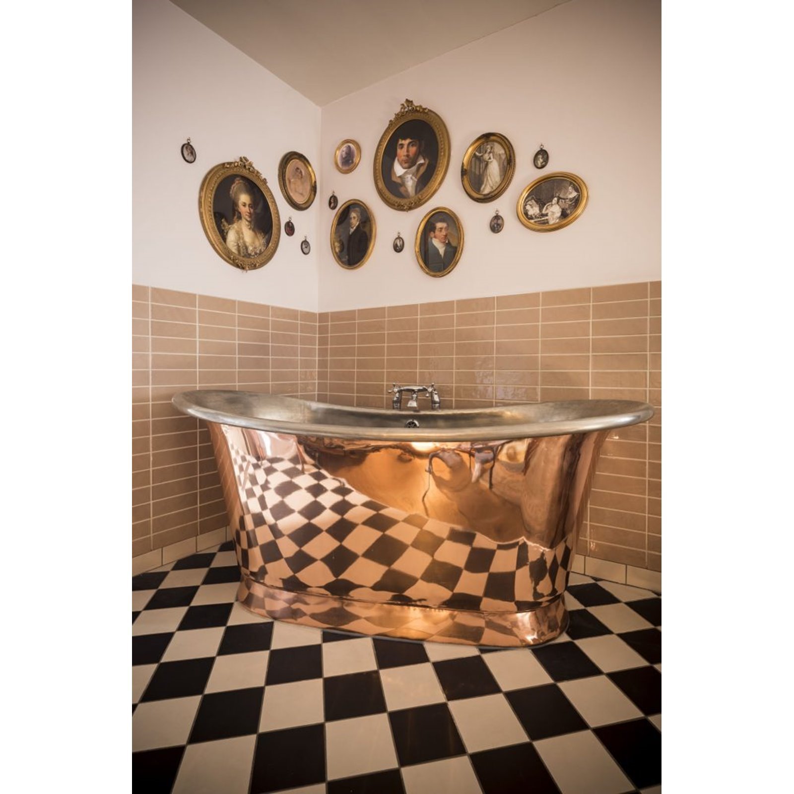 Copper Grande Bateau Bath Image