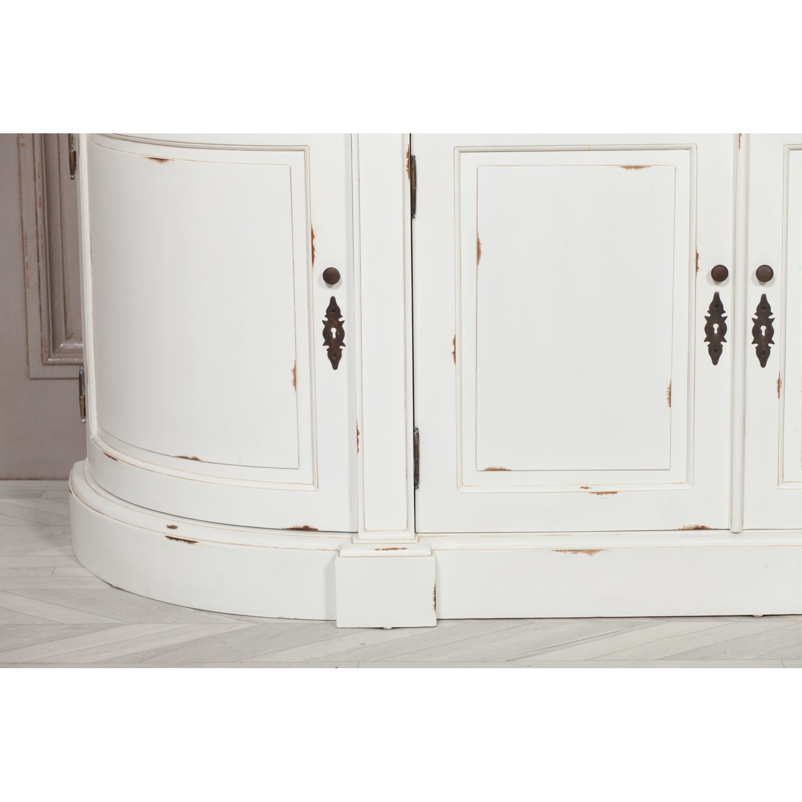 Vintage White Empire Curved sideboard Image