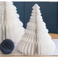 WARM WHITE PAPER CHRISTMAS TREE  Image